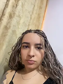 karla-thomsom10 online show from April 21, 9:00 pm