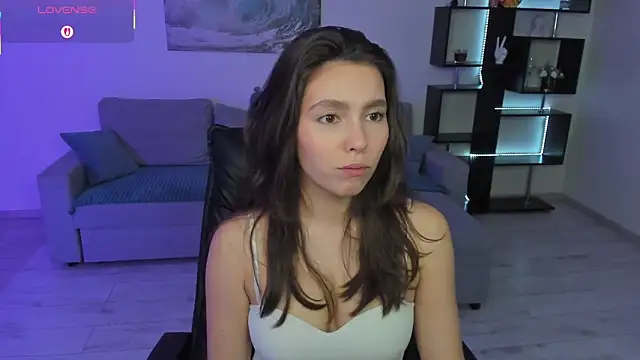 LounaDivine online show from December 2, 6:26 am