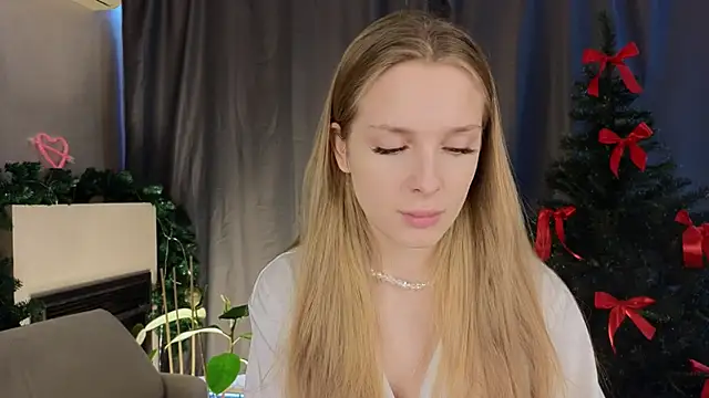 CindyGreen online show from December 3, 6:27 am