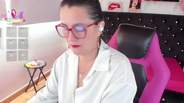 Snapshot of D_Martii chatting on September 9, 1:33 pm D Martii online show from September 9, 1:33 pm