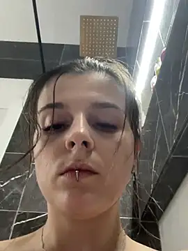 LilyIrons online show from April 25, 8:17 pm