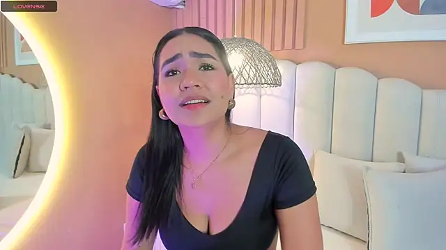 noa moon online show from January 10, 2:49 am