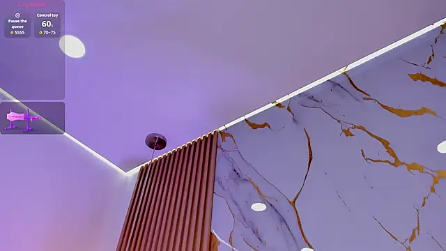 alissaowens  online show from April 25, 12:41 pm