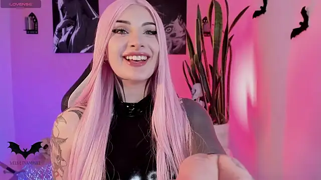 VelvetVampiree online show from April 19, 4:34 am