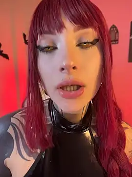 VelvetVampiree online show from June 18, 9:14 am