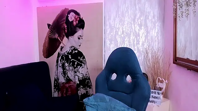 melanny ferrara online show from September 18, 4:55 am