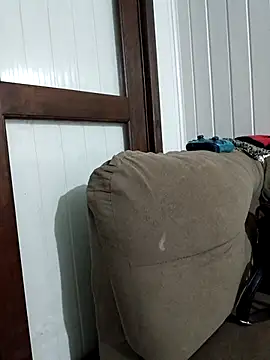 cicinha3657 online show from April 18, 5:43 am