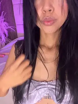  Kendall 19 online show from June 11, 8:05 pm