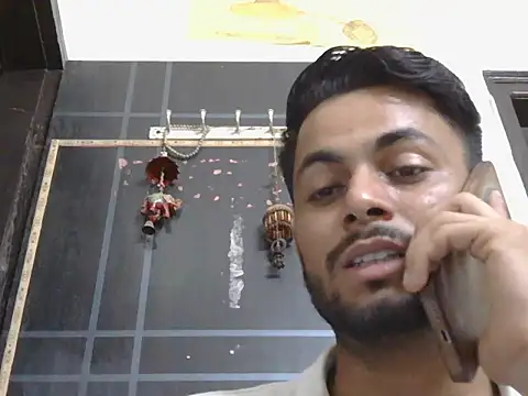 ursdreamperson online show from April 26, 1:42 pm