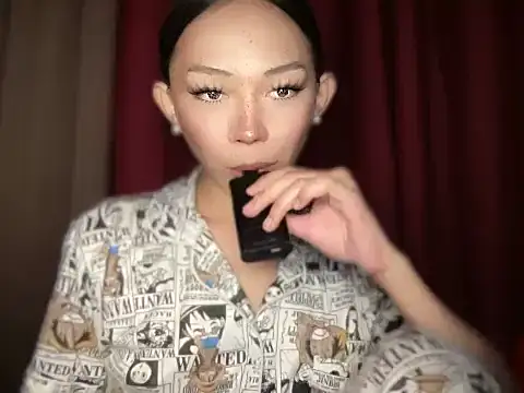 Mysterious tgirl online show from April 15, 7:42 am