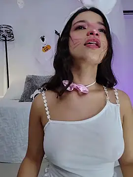 LUNAA    online show from October 21, 4:16 am