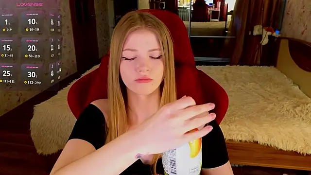 Jenny Skinner20 online show from April 25, 4:04 pm