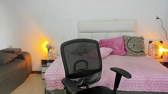 hannahdvil1 online show from February 24, 12:48 pm