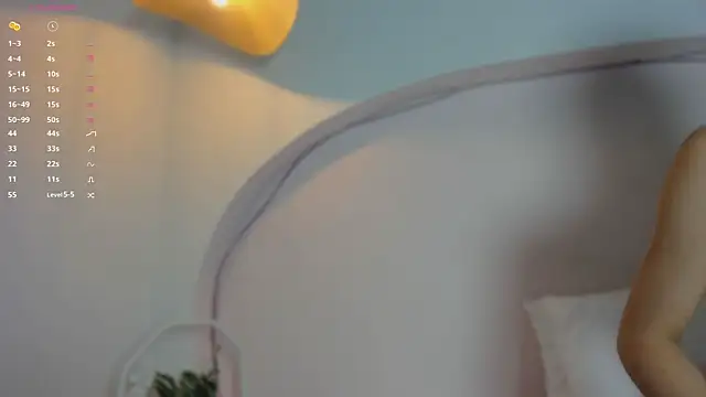 Snapshot of sweetluu_ chatting on September 20, 7:23 pm sweetluu online show from September 20, 7:23 pm