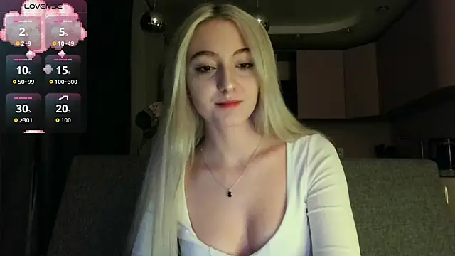 white liillyy online show from October 7, 9:30 pm