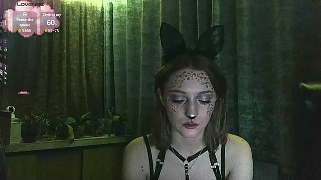 white liillyy online show from October 31, 10:47 pm