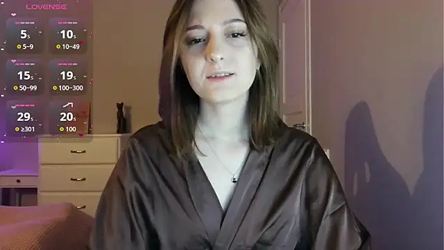 white liillyy online show from April 7, 9:39 pm