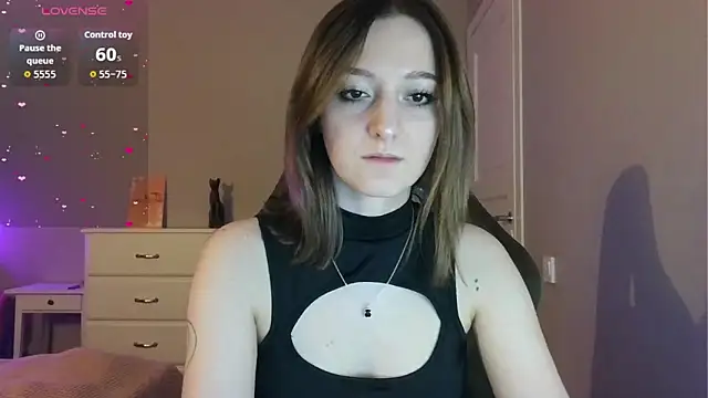 white liillyy online show from April 24, 8:00 pm