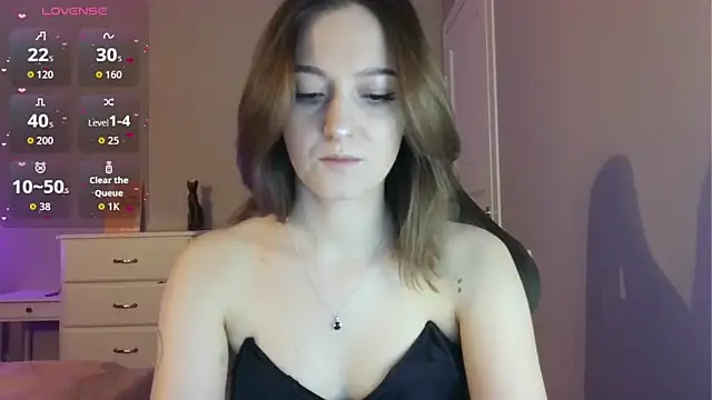 white liillyy online show from April 21, 9:33 pm