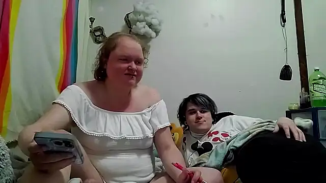 KadiSparkle online show from May 7, 3:22 am