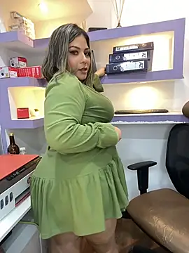 isabella horney  online show from April 24, 1:58 pm