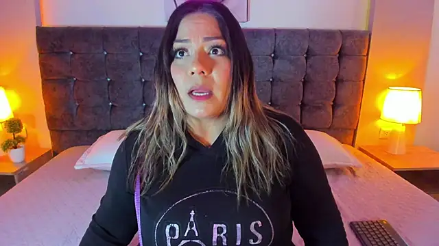 isabella horney  online show from January 8, 8:13 pm