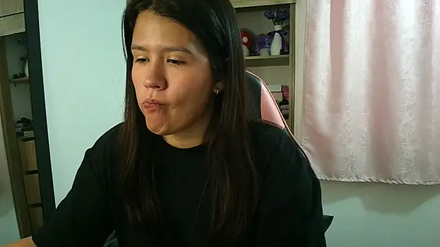 Oliviawatson1 online show from April 27, 1:52 pm