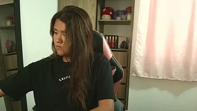 Oliviawatson1 online show from September 16, 2:25 pm