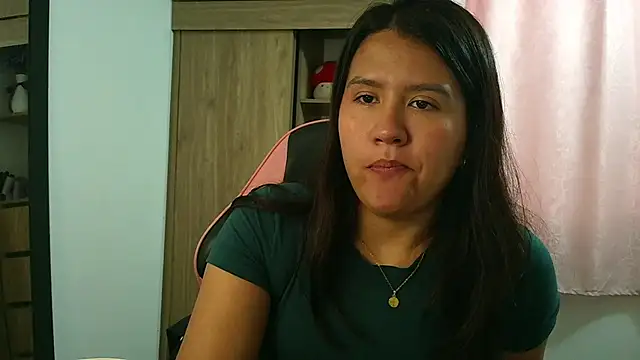 Oliviawatson1 online show from February 13, 2:08 pm