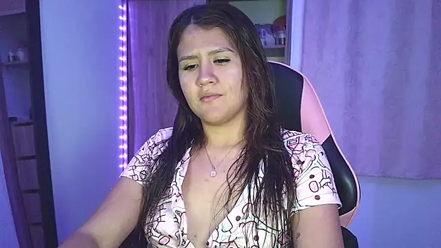 Oliviawatson1 online show from October 29, 12:59 am