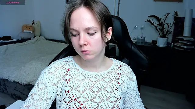 cute little ass online show from May 7, 1:04 pm
