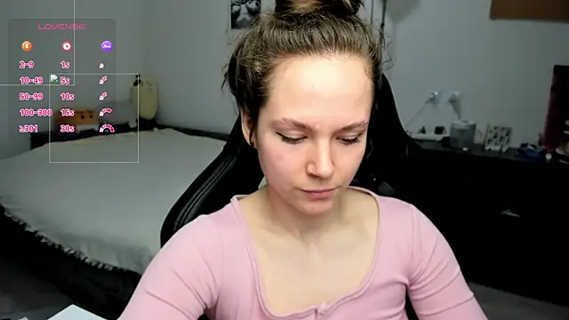 cute little ass online show from April 30, 9:03 am