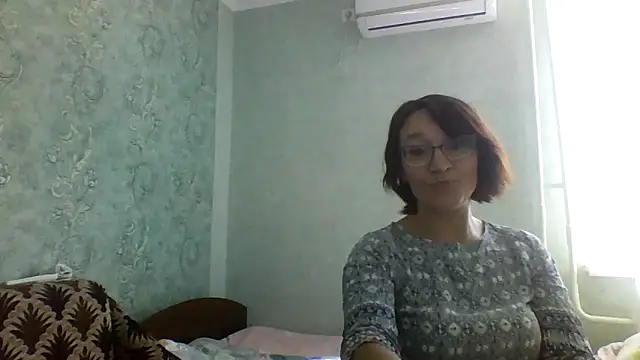 Moon Janis online show from September 24, 12:15 pm