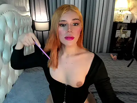 Snapshot of naughtyandreaxx chatting on October 14, 8:33 pm naughtyandreaxx online show from October 14, 8:33 pm