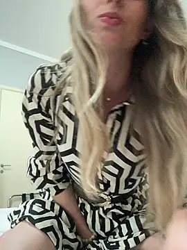 SweetGraciosa online show from September 16, 6:38 pm