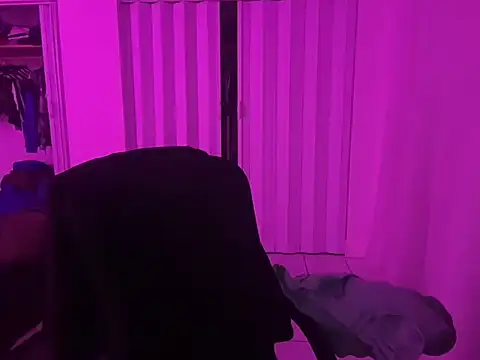 Snapshot of prettyykitty22 chatting on September 25, 3:27 am prettyykitty22 online show from September 25, 3:27 am