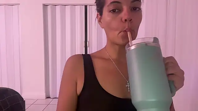 Snapshot of prettyykitty22 chatting on October 24, 4:19 am prettyykitty22 online show from October 24, 4:19 am