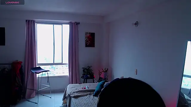 Theevae online show from November 24, 1:02 pm