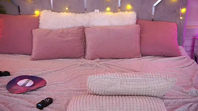 MysticGrace online show from April 25, 2:14 pm