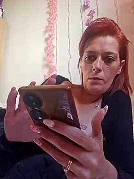 Mila Luciphya online show from April 25, 4:15 pm