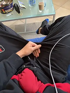 Manu97k online show from October 27, 8:32 am