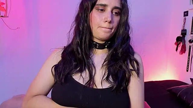 elowen halley1 online show from February 28, 9:47 pm