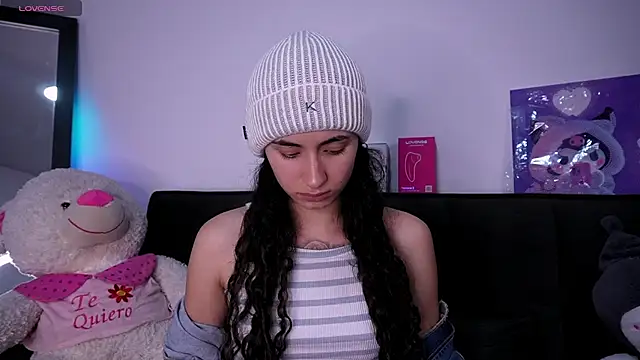 Alynn Bri  online show from July 11, 4:01 am