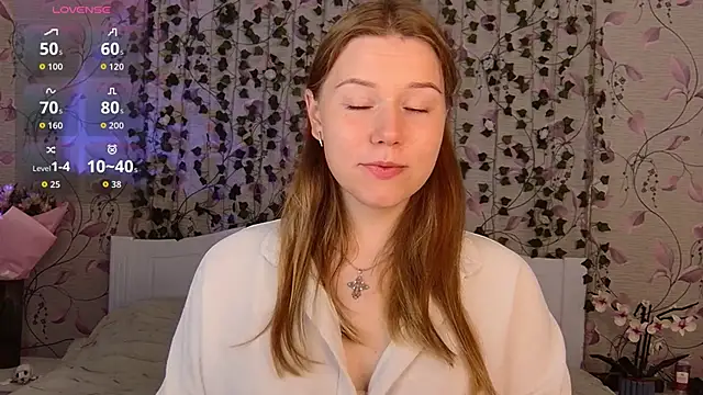Snapshot of _influensii_ chatting on September 23, 4:54 am influensii online show from September 23, 4:54 am