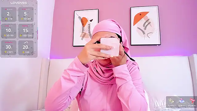  Saandy online show from April 25, 3:20 pm