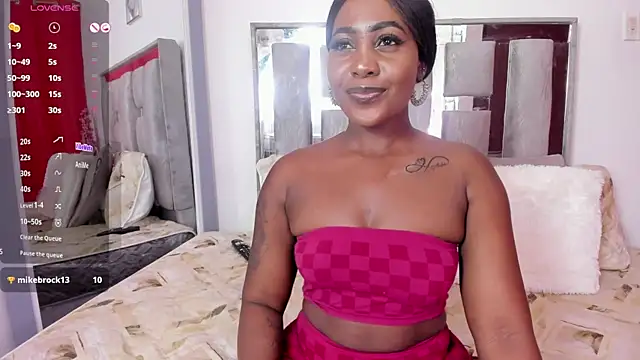 Emilly roaa online show from February 7, 10:13 pm