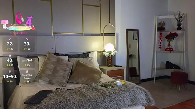 Lina Montclair online show from March 30, 8:30 pm