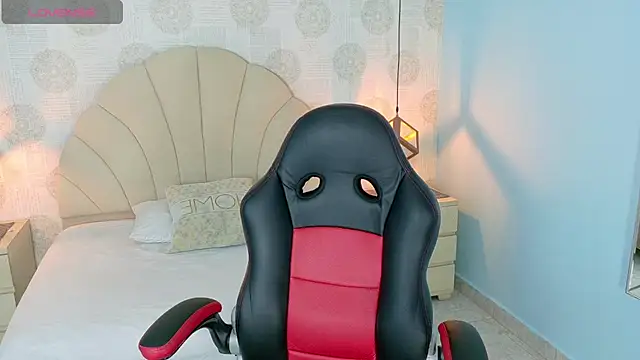 AIXATRISTA1 online show from April 23, 7:27 pm