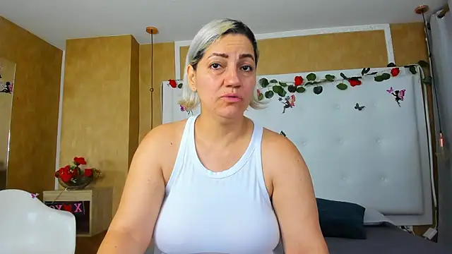 Heidy milf online show from February 26, 8:41 pm