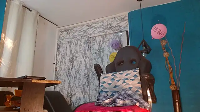 hanna mooreee online show from April 21, 7:21 pm